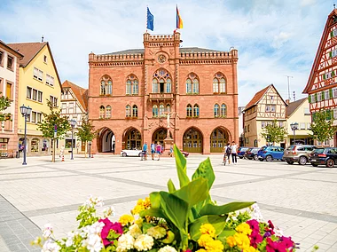 Marktplatz und Rathaus (Tauberbischofsheim/Liebliches Taubertal)