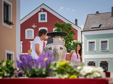 Rathaus & Chinesenbrunnen (Dietfurt, Naturpark Altmühltal)